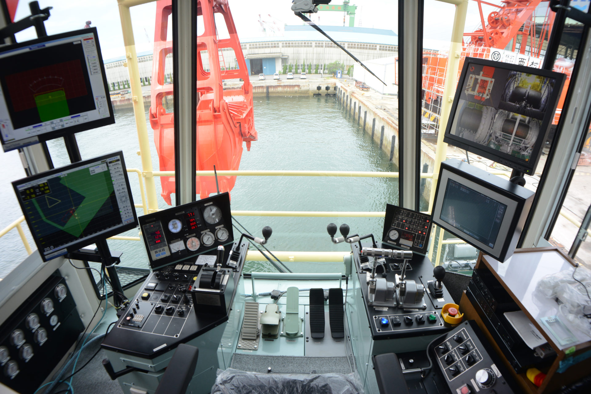 Dredging Operation with High Accuracy and Efficiency