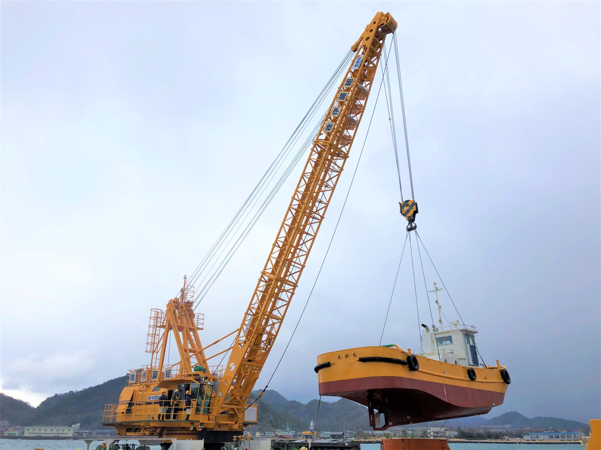 Multi-Purpose Crane as well as to Perform Load Lifting Service